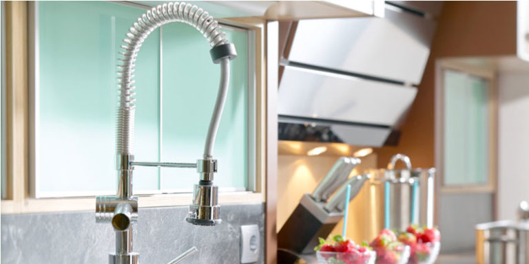 latest trends in kitchen sink and faucets